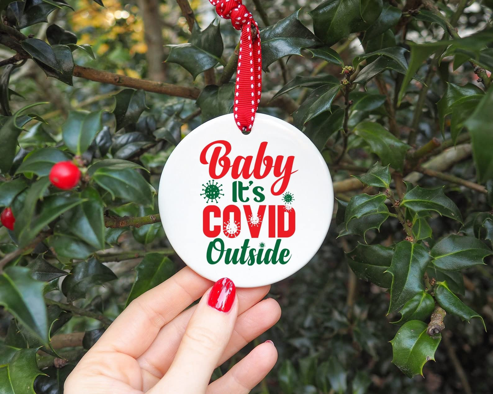 Baby Its Co-vid Outside Christmas Ornament Funny Pandemic Ornament For Little Daughter Son From Mom Dad Christmas Decorations Circle Heart Star Oval Ornament Xmas Tree Decor