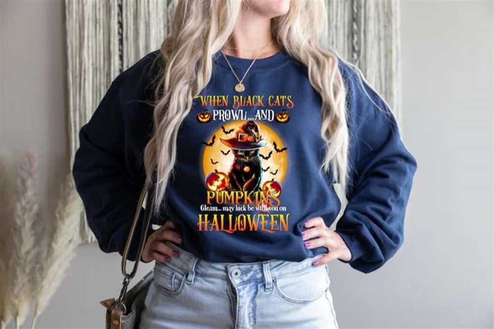 Black Cat With Spooky Moon Halloween Unisex T Shirt