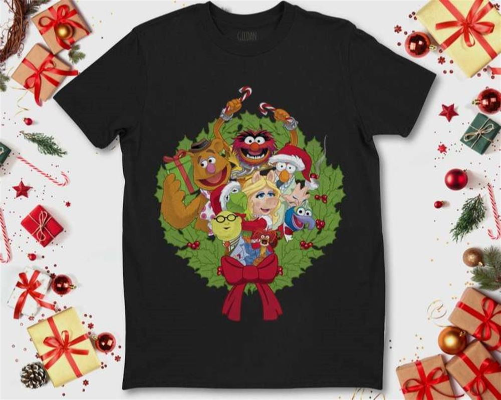 Disney The Muppets Christmas Muppet Group Wreath Xmas T-shirt