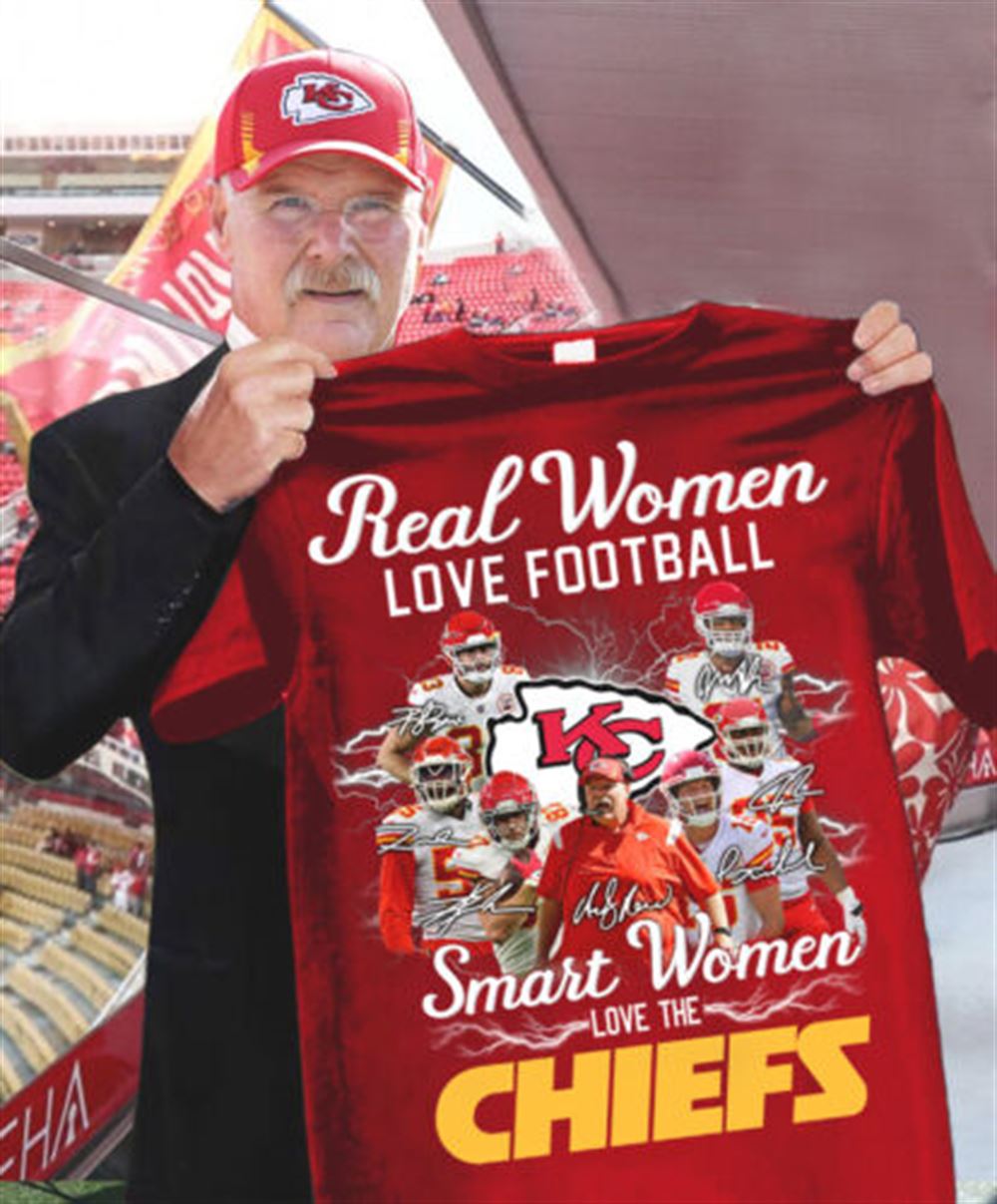 Real Women Love Football Smart Women Love The Chiefs T-shirt Casual Daily Crewneck Short Sleeve Graphic Basic Unisex Tee