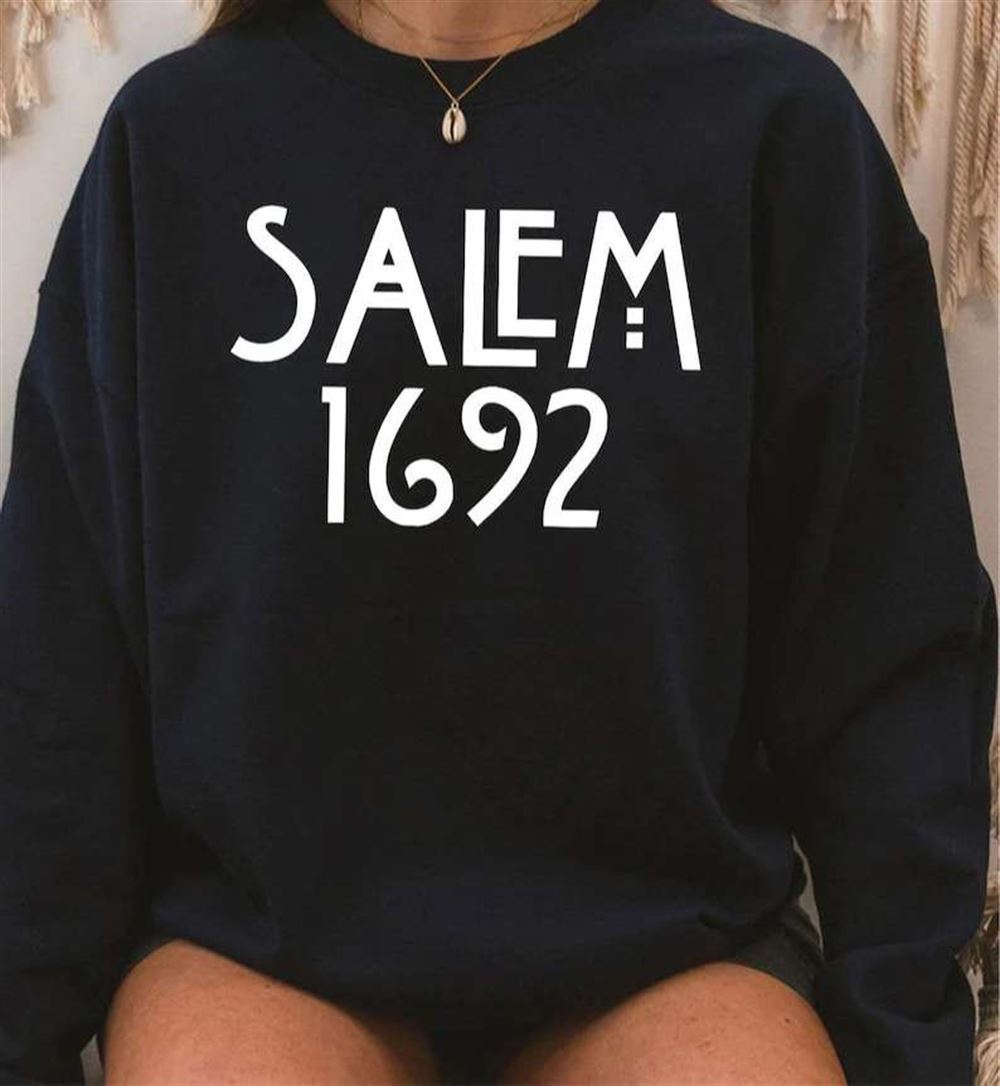 Salem 1692 Halloween Witch Sweatshirt Unisex T Shirt