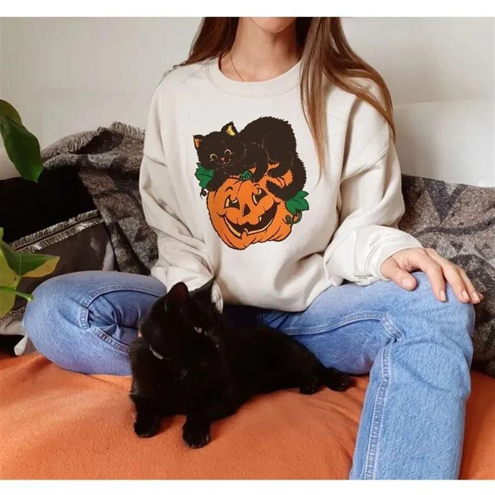 Vintage Black Cat On Pumpkin Halloween T-shirt